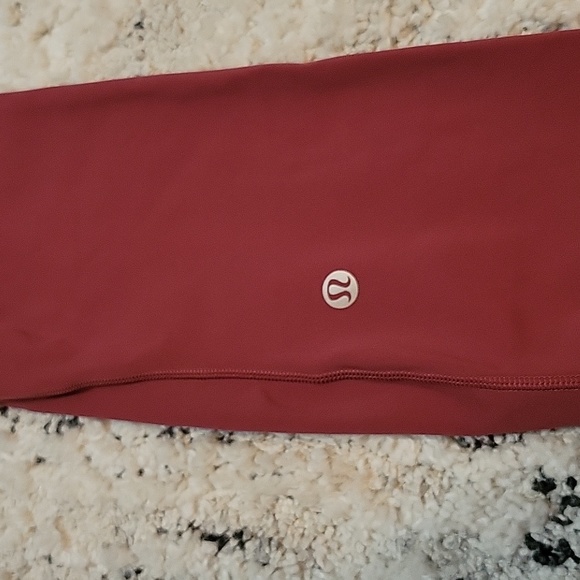 Lululemon Base Pace HR Tight color is mulled Wine - Picture 3 of 8